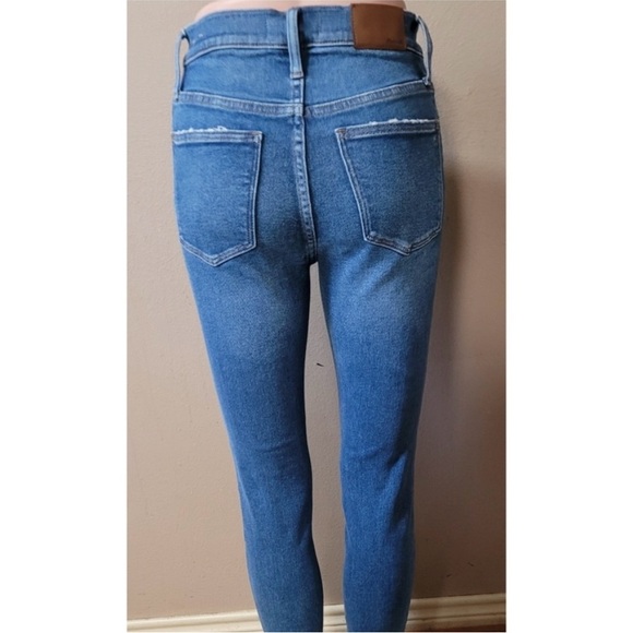 Madewell 9” High Rise Skinny Jeans - Picture 7 of 7